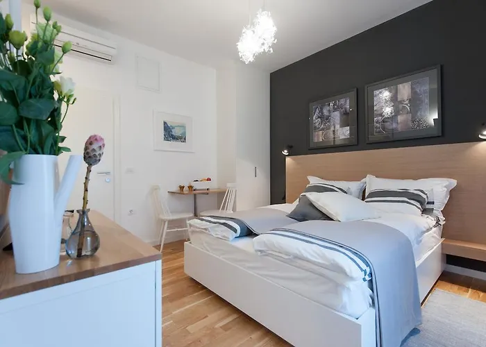 House Maruna 마슬레니차